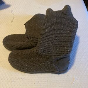 Makalu grey knit silver shimmer boots sz 11